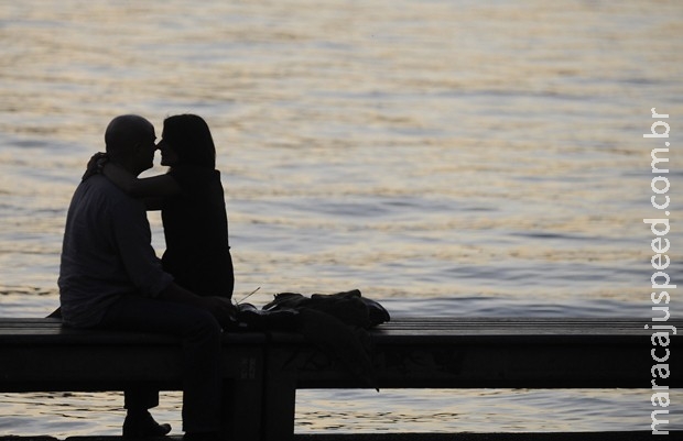 Sexo 1 vez por semana é suficiente para felicidade conjugal, diz estudo Sexo 1 vez por semana é suficiente para felicidade conjugal, diz estudo