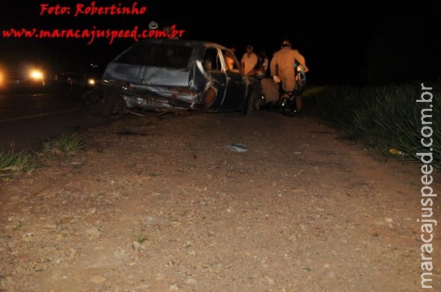 Maracaju: Santana colide em traseira de Chevette e veículos ficam destruídos na MS-162 Maracaju: Santana colide em traseira de Chevette e veículos ficam destruídos na MS-162