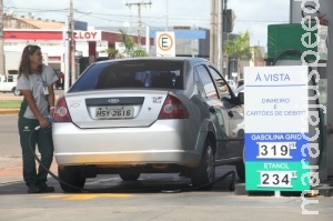 Reajuste passa a valer e etanol é vendido com variação de R$ 0,25 Reajuste passa a valer e etanol é vendido com variação de R$ 0,25