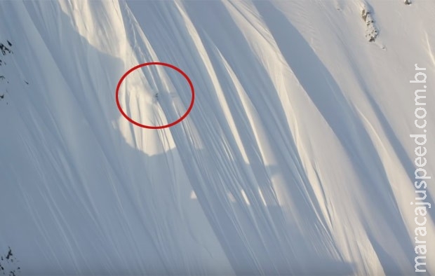 Esquiador sobrevive a queda de quase 500 m em montanha no Alasca