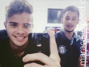 Dois jovens de 19 anos somem em rio após acidente com chalana Dois jovens de 19 anos somem em rio após acidente com chalana