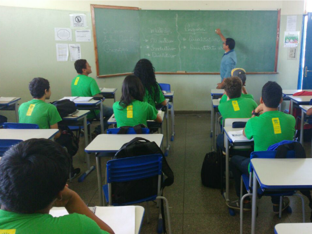 Cyberbullying contra professores aumenta e se agrava, diz pesquisa Cyberbullying contra professores aumenta e se agrava, diz pesquisa