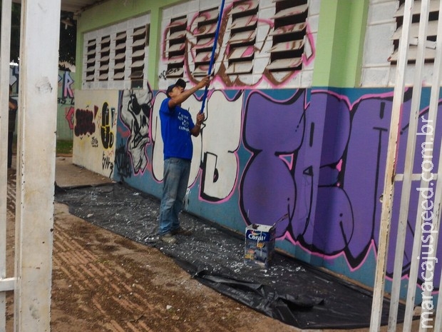 Detentos fazem e pagam reforma de R$ 149 mil em escola estadual de MS Detentos fazem e pagam reforma de R$ 149 mil em escola estadual de MS