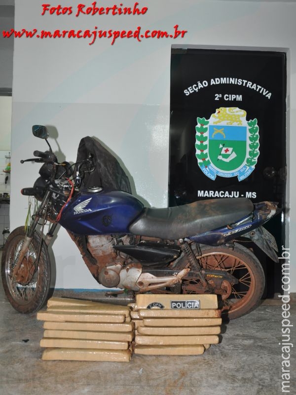 Polícia Militar de Maracaju apreende 51 kg de maconha, mas traficante foge em mata
