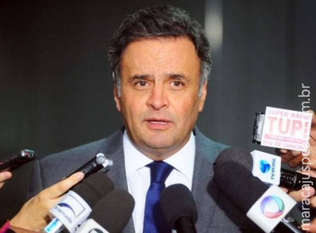Não é algo que me traga felicidade, diz Aécio sobre pedido de impeachment Não é algo que me traga felicidade, diz Aécio sobre pedido de impeachment