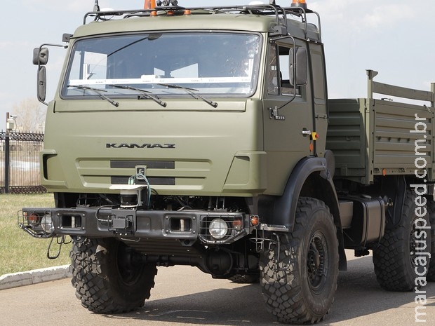 Rússia desenvolve caminhão sem motorista para andar na neve Rússia desenvolve caminhão sem motorista para andar na neve