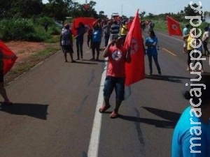 Após quase quatro horas de bloqueio, MST libera trecho da BR-163 Após quase quatro horas de bloqueio, MST libera trecho da BR-163