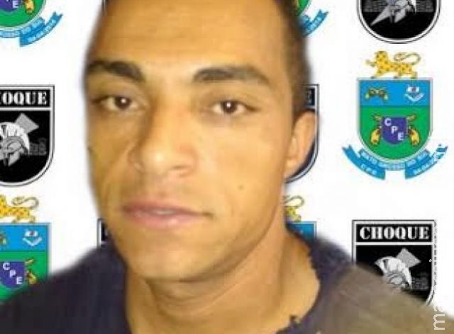 Motociclista é preso após tentar fugir da polícia na contramão e sofrer acidente