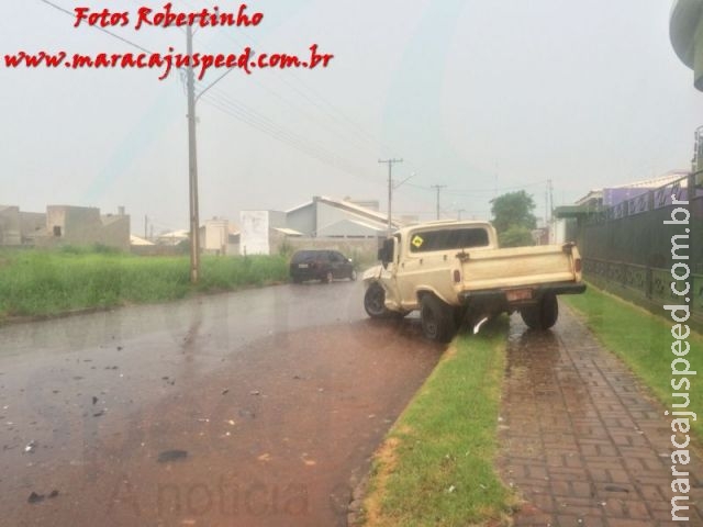 Maracaju: Adolescente conduzindo caminhonete ocasiona acidente de colisão e fere criança de apenas 5 anos de idade Maracaju: Adolescente conduzindo caminhonete ocasiona acidente de colisão e fere criança de apenas 5 anos de idade