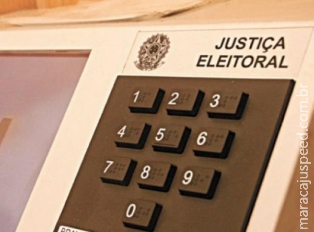 Ministério volta atrás e confirma urnas eletrônicas nas eleições de 2016 Ministério volta atrás e confirma urnas eletrônicas nas eleições de 2016