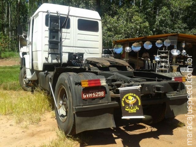 DOF apreende carreta adulterada na Rodovia MS-164 que liga a cidade de Maracaju a Ponta Porã