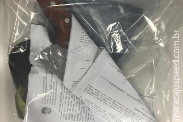 Vítima de tentativa de roubo persegue bandidos a pé com facão e é morta a tiros