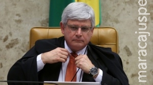 PGR acusa Vander de 110 crimes, 11 de corrupção e 99 por lavagem de dinheiro PGR acusa Vander de 110 crimes, 11 de corrupção e 99 por lavagem de dinheiro