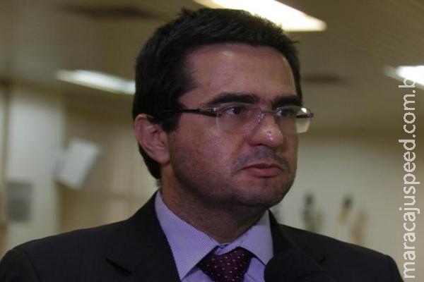 Sem acordo entre ambulantes, MPE tenta disciplinar trabalho em terminais Sem acordo entre ambulantes, MPE tenta disciplinar trabalho em terminais