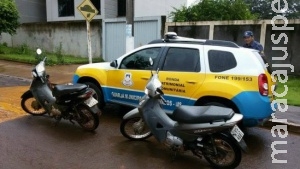 Receptadores são presos ao serem flagrados na rua com motos furtadas