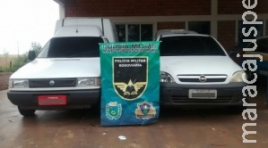 Polícia apreende dois veículos com 2,5 mil pacotes de cigarros contrabandeados