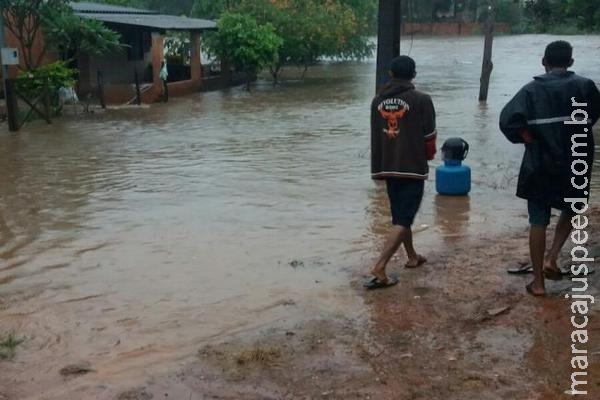 Chuva dá trégua, nível de rios baixa e Defesa Civil analisa situação de desabrigados Chuva dá trégua, nível de rios baixa e Defesa Civil analisa situação de desabrigados