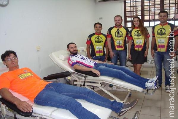 Ciclista Sangue Bom antecipa doação para Carnaval