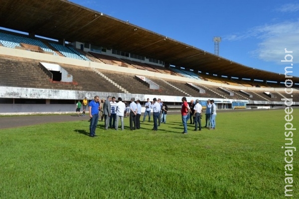 Governo se compromete a bancar reforma para reabrir Estádio Morenão Governo se compromete a bancar reforma para reabrir Estádio Morenão