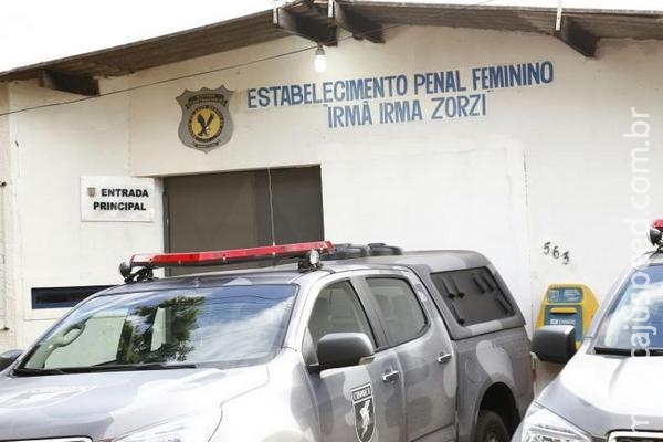 Tia que torturou menino de 4 anos revolta presas e tem de ser transferida Tia que torturou menino de 4 anos revolta presas e tem de ser transferida