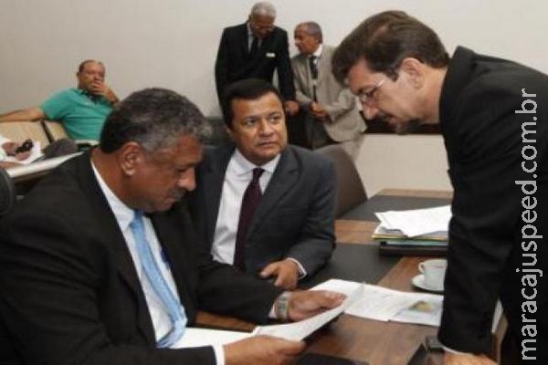 Deputado rejeita veto de presidente e continua candidato na Capital Deputado rejeita veto de presidente e continua candidato na Capital