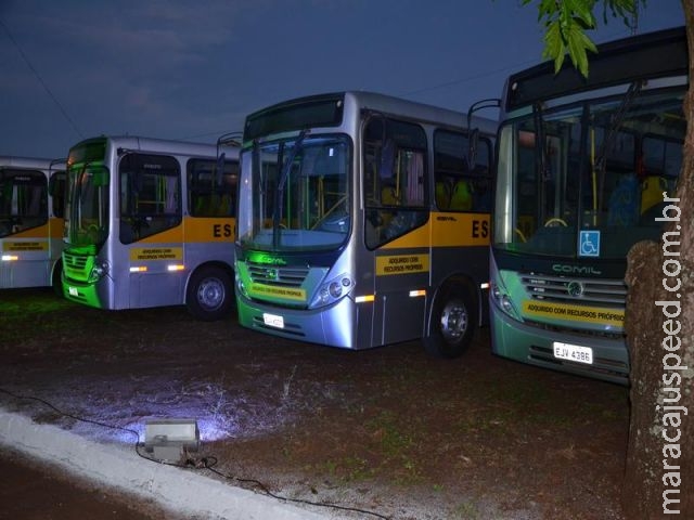 Prefeito Maurílio entrega 10 ônibus e faz balanço administrativo para população Prefeito Maurílio entrega 10 ônibus e faz balanço administrativo para população