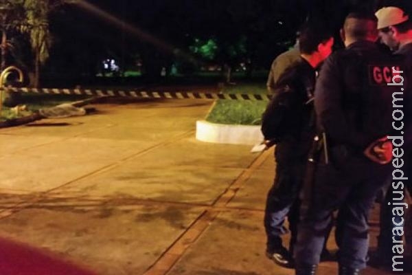 Jovem é assassinada a facadas na Praça do Rádio Clube; ex-companheira é suspeita