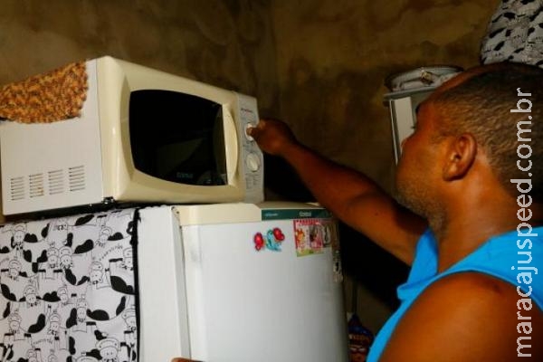 É a crise: clientes reduzem consumo, mas inadimplência com luz e água cresce