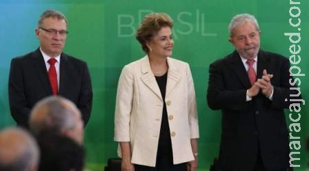 AGU pede suspensão de todos processos contra nomeação de Lula AGU pede suspensão de todos processos contra nomeação de Lula