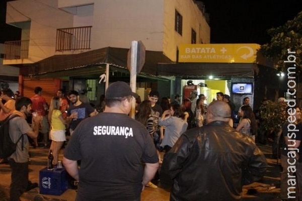 Bar cria regras para evitar mais confusões em reduto de estudantes Bar cria regras para evitar mais confusões em reduto de estudantes