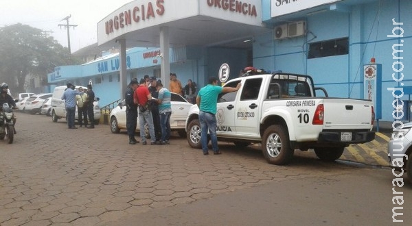 Pistoleiros esperam comerciante sair de casa e atiram várias vezes contra ele