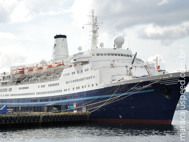 Turista inglesa tenta alcançar a nado navio de cruzeiro e é resgatada 