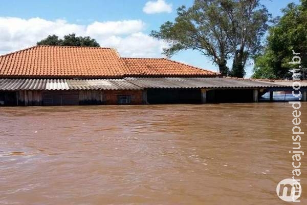 Mais alagamentos: rio sobe e famílias ficam desalojadas na região sul Mais alagamentos: rio sobe e famílias ficam desalojadas na região sul