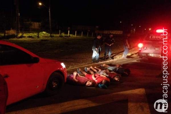 Adolescentes roubam veículo e fazem arrastão em bairro da Capital Adolescentes roubam veículo e fazem arrastão em bairro da Capital