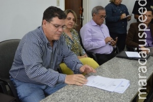 Bernal adia reunião com promotor que selaria reajuste para professores Bernal adia reunião com promotor que selaria reajuste para professores