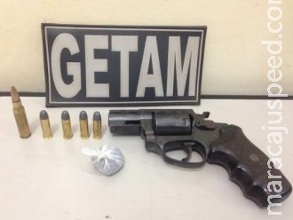 Adolescentes são apreendidos com arma e munição de fuzil Adolescentes são apreendidos com arma e munição de fuzil