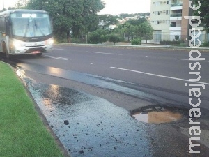 Até ela: buracos se formam na Afonso Pena, recapeada há quatro anos Até ela: buracos se formam na Afonso Pena, recapeada há quatro anos