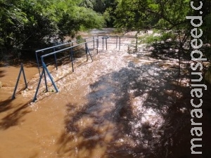 Chuva continua e 49 famílias permanecem em casa de parentes ou abrigos