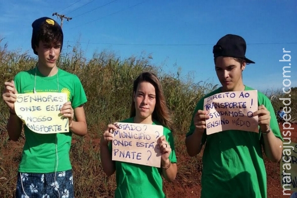 Indígenas e estudantes fecham acesso ao distrito de Panambi