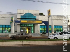 Funcionário de empreiteira leva dois tiros em tentativa de roubo de malote Funcionário de empreiteira leva dois tiros em tentativa de roubo de malote