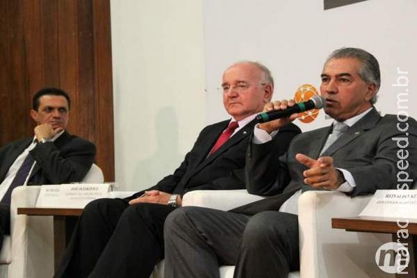 Quase R$ 7 bilhões em contrabando entram por ano no país por MS Quase R$ 7 bilhões em contrabando entram por ano no país por MS