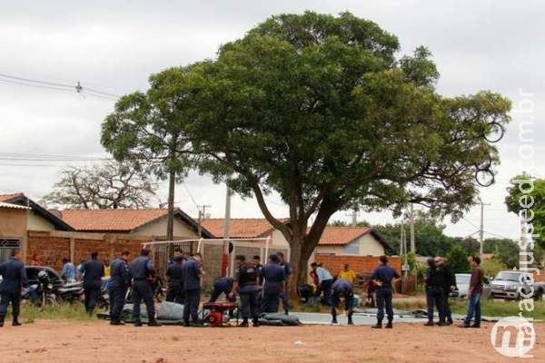 Após demolição, moradores da Cidade de Deus vivem em clima de incerteza Após demolição, moradores da Cidade de Deus vivem em clima de incerteza