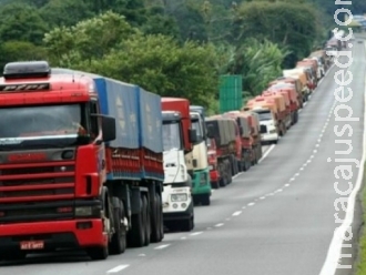 Comando Nacional convoca caminhoneiros a parar o País Comando Nacional convoca caminhoneiros a parar o País