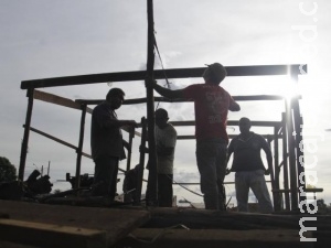 Vizinha arrecada materiais para moradores vindos da Cidade de Deus Vizinha arrecada materiais para moradores vindos da Cidade de Deus