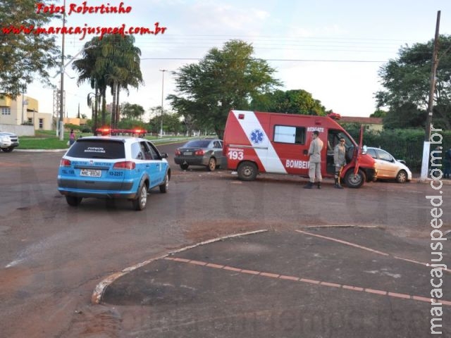 Colisão entre veículos em cruzamento na região central de Maracaju Colisão entre veículos em cruzamento na região central de Maracaju