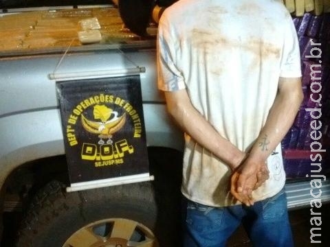 Adolescente é apreendido com 1,7 tonelada de maconha na MS-156 Adolescente é apreendido com 1,7 tonelada de maconha na MS-156
