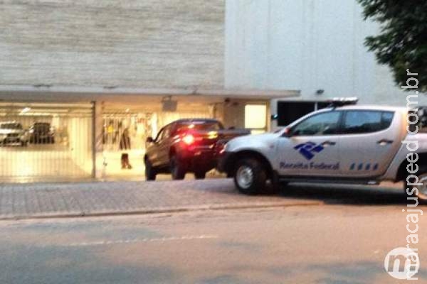 Polícia Federal cumpre mandados em casa e instituto do ex-presidente Lula Polícia Federal cumpre mandados em casa e instituto do ex-presidente Lula