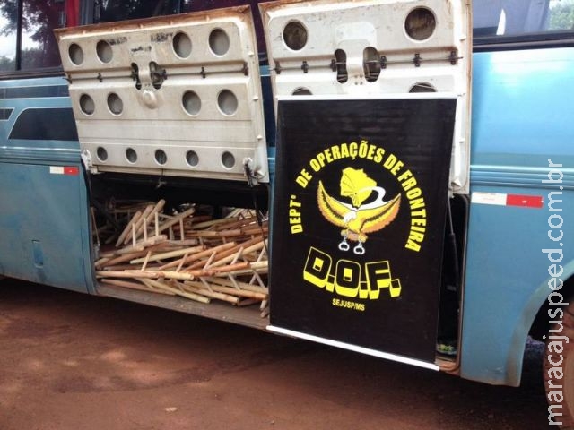 DOF apreende ônibus recheado com 284 kg de maconha e prende motorista e batedor da carga que iria para o interior de São Paulo DOF apreende ônibus recheado com 284 kg de maconha e prende motorista e batedor da carga que iria para o interior de São Paulo