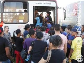 Seu ônibus atrasa? Passageiras relatam descaso em linhas da Capital Seu ônibus atrasa? Passageiras relatam descaso em linhas da Capital