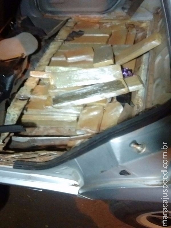 DOF apreende 50 kg de maconha em fundo falso de veículo na região de Fátima do Sul DOF apreende 50 kg de maconha em fundo falso de veículo na região de Fátima do Sul